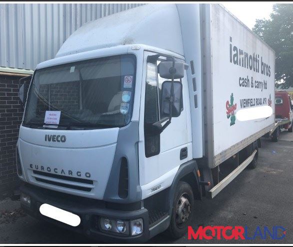 Ивеко еврокарго красная бортовая. Разбор iveco. Ремонт ивеко еврокарго. Термо фургона 7 метров ивеко разборка с армированного пластика. Разборка ивеко еврокарго.