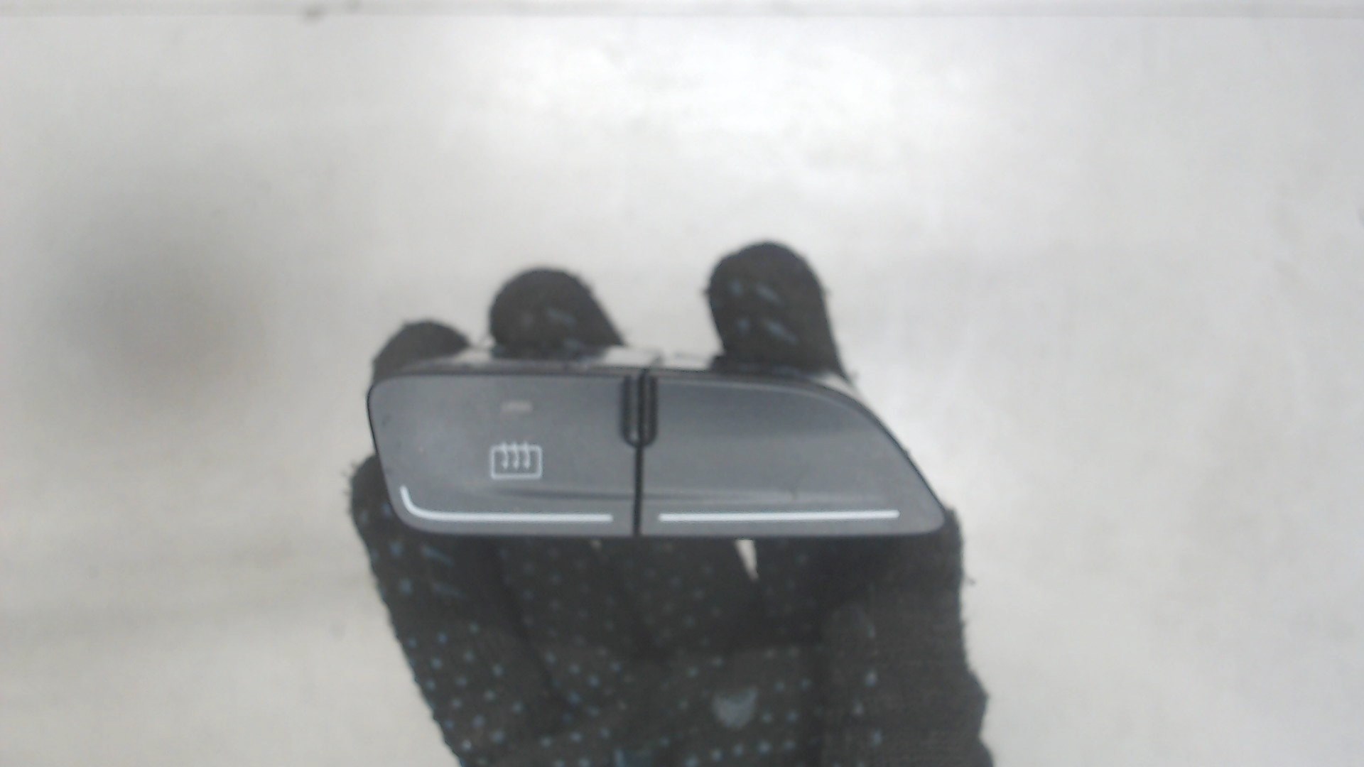 обогрев лобового стекла форд фокус 3. проводка обогрева лобового фокус 3. кнопки подогрева стёкол форд фокус 3. форд фокус 3 обогрев заднего стекла. кнопка обогрева заднего стекла форд фокус 3.