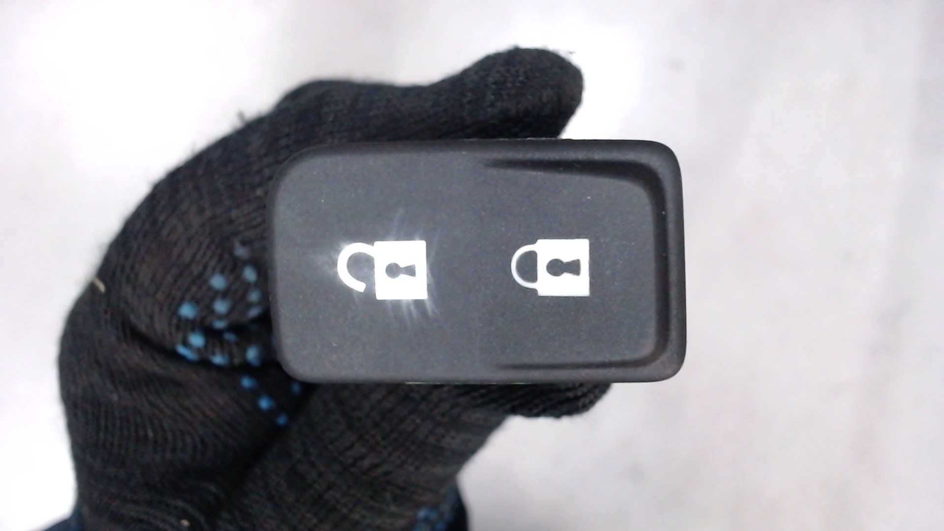 Комплект 68 скуд с видеодомофоном. Кнопки открывания дверей крайслер. Кнопка контроля дверей сузуки свифт 2. Smartec st-ex010sm. Кнопка открывания багажника гранта лифтбек.