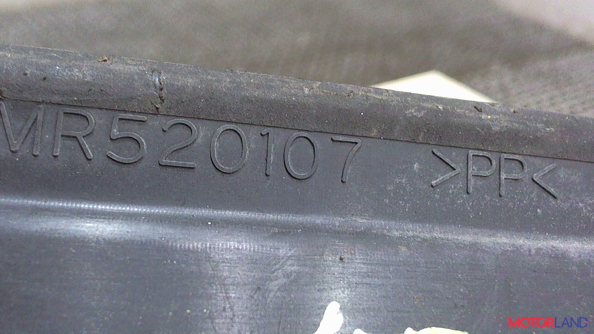 Накладка решетки радиатора Mitsubishi Montero 3.5 л. 2002 6G74 б/у #2