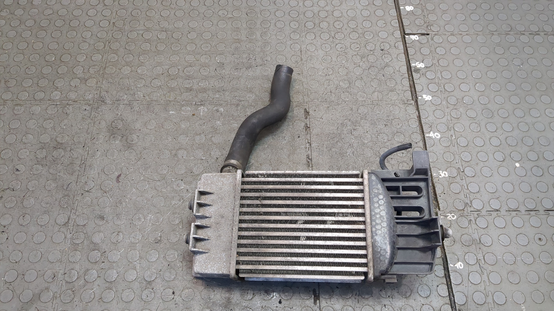 РадиаторинтеркулераToyotaUrbanCruiser,артикул20415566