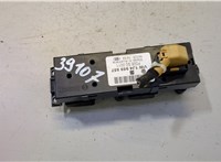  Кнопка стеклоподъемника (блок кнопок) Volkswagen Golf 4 1997-2005 20466374 #2