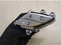  Кнопка обогрева сидений Hyundai Veloster 2011- 20484361 #1
