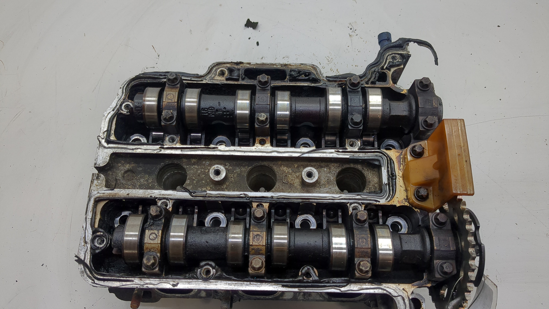 Головкаблокацилиндров(ГБЦ)OpelCorsaC2000-2006,артикул20542684