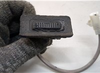 63270XA01A Кнопка открывания багажника с крышки Subaru Tribeca (B9) 2004-2014 20563440 #3