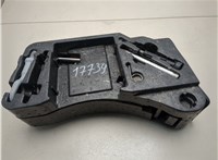 Набор инструментов штатный Volkswagen Touareg 2010-2014 20680437 #1