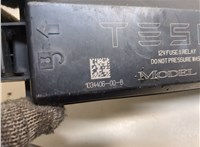  Крышка блока предохранителей Tesla Model S 20683799 #2