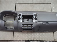 5N1857001J, 5M1857114E, 5M1857101H Панель передняя салона (торпедо) Volkswagen Tiguan 2011-2016 20704323 #1