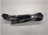 88969775 Уплотнитель Pontiac Vibe 1 2002-2008 21051317 #1