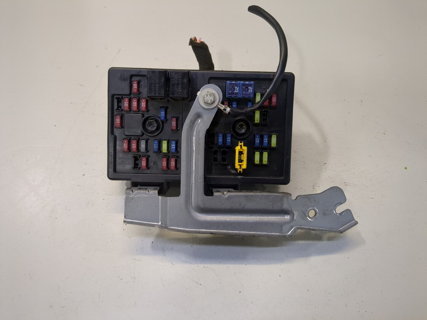 Транспортный режим каптива предохранитель. Предохранитель каптива прикуриватель. Блок предохранителей шевроле каптива с140. 4 бензин. Коммутационный блок салона шевроле каптива.