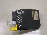  Блок управления подрулевыми переключателями Skoda Octavia (A5) 2008-2013 9122891 #1